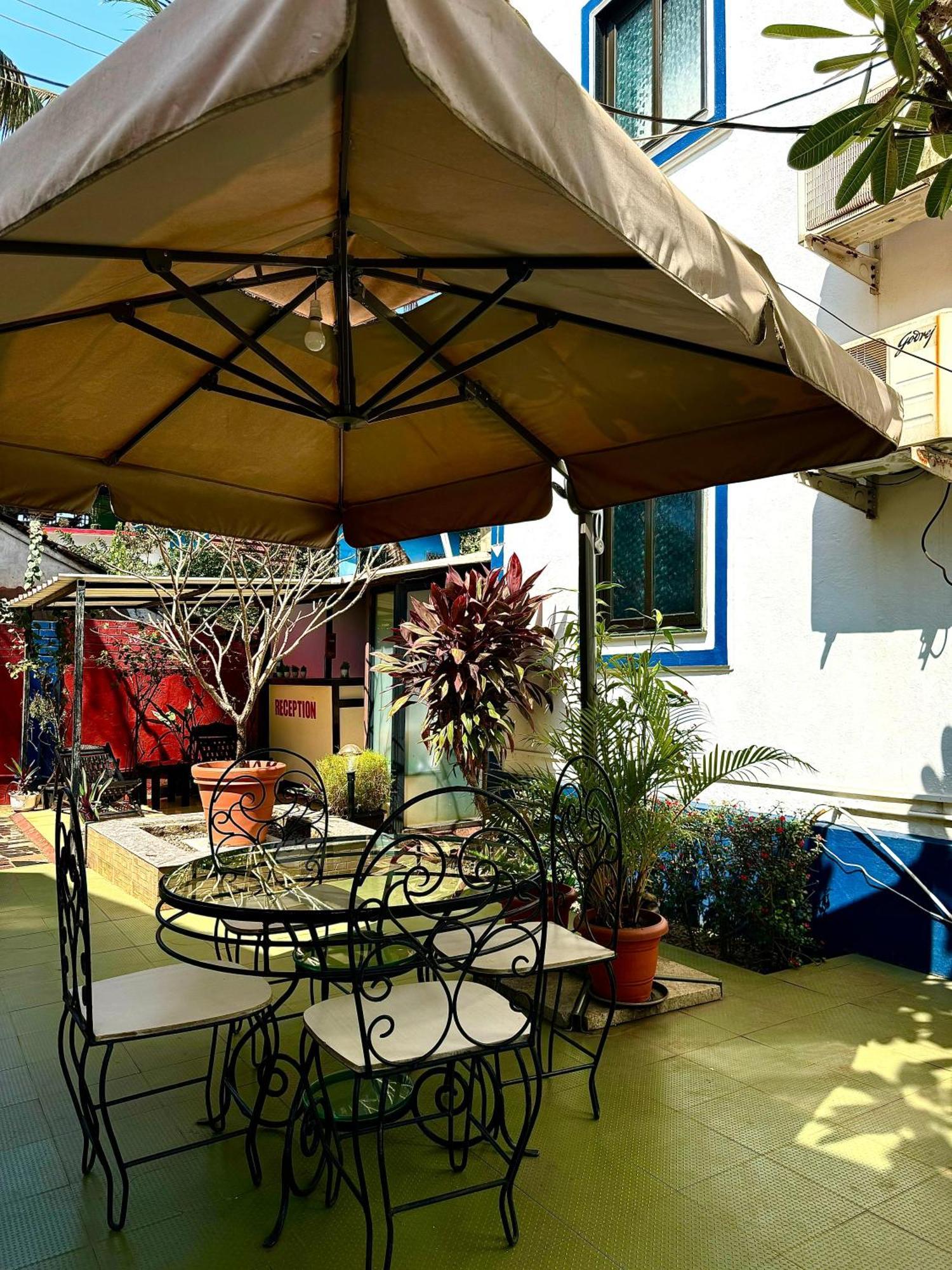 1Bhk Suites With Kitchen & Pool By Goaround Homes At Vagator Kültér fotó